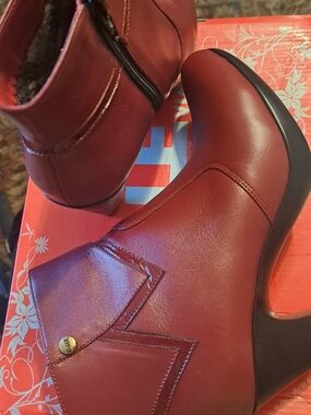 Women's Red/Burgandy Ankle Booties with Side Zip